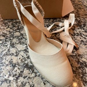 NIB Castaner Wedges 37